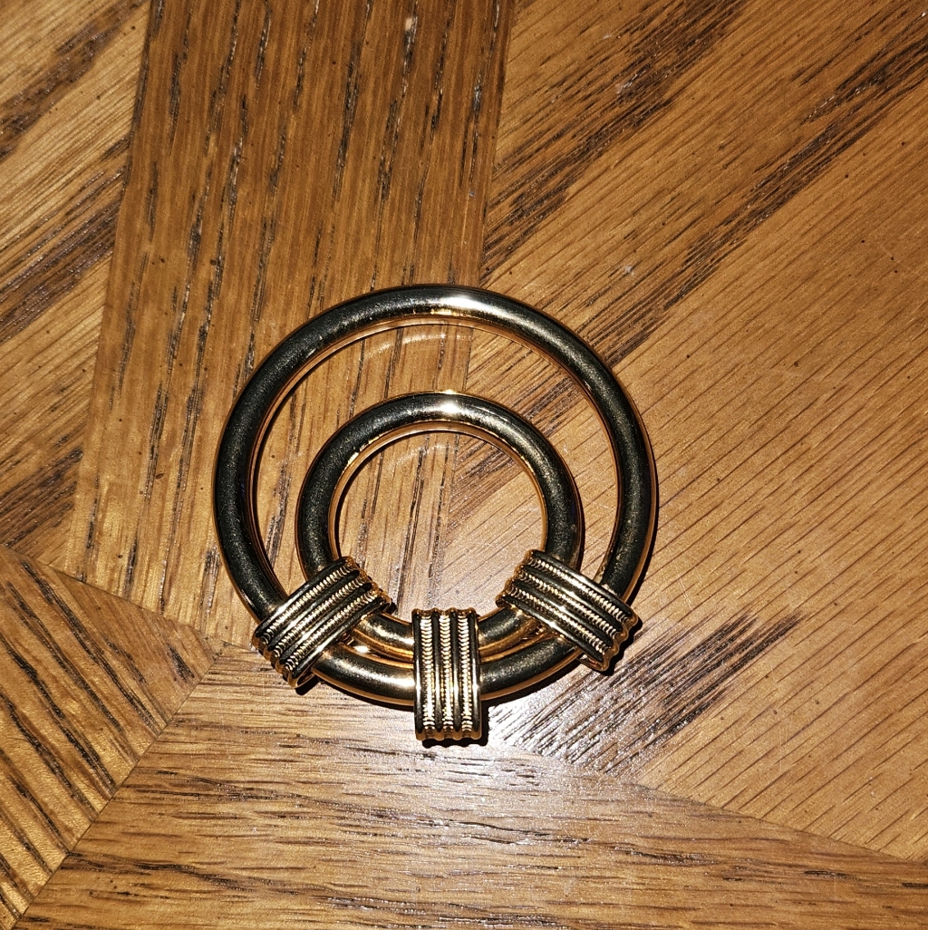 Gold Plated Round Pin/Brooch
